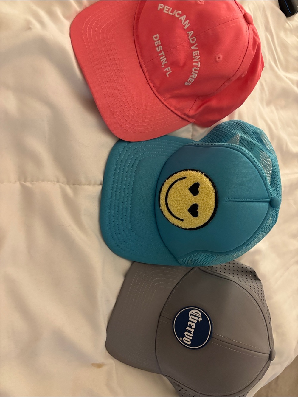 New never worn hat bundle